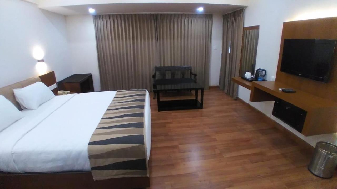 Malabar Residency Hotel Kannur Bagian luar foto