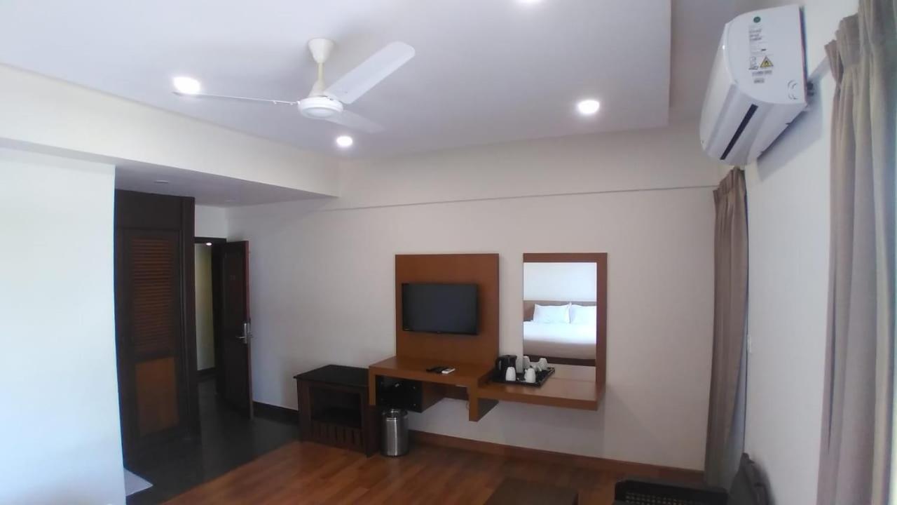 Malabar Residency Hotel Kannur Bagian luar foto