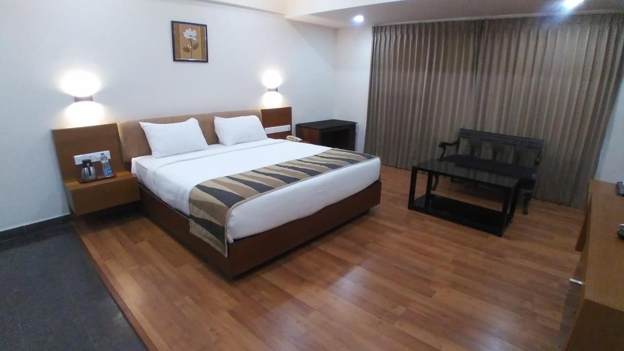 Malabar Residency Hotel Kannur Bagian luar foto