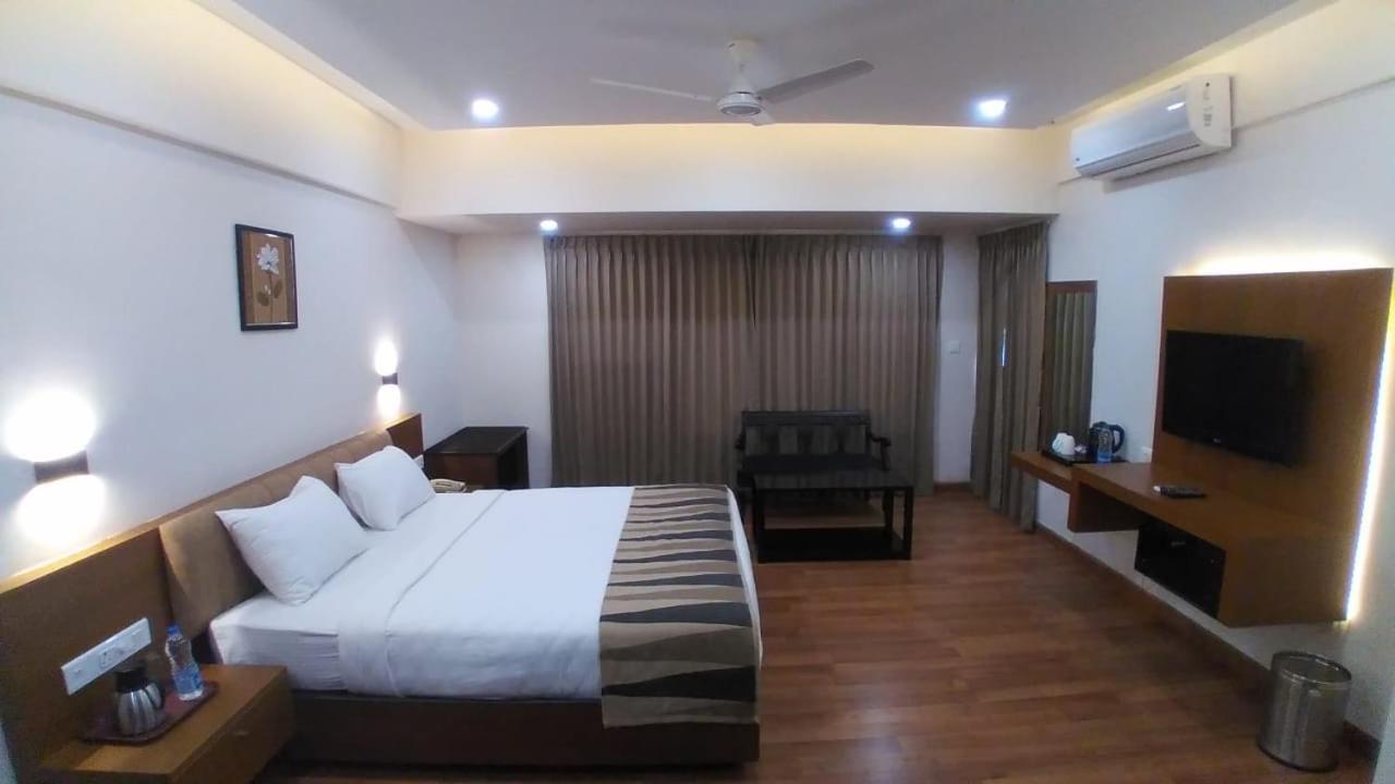 Malabar Residency Hotel Kannur Bagian luar foto