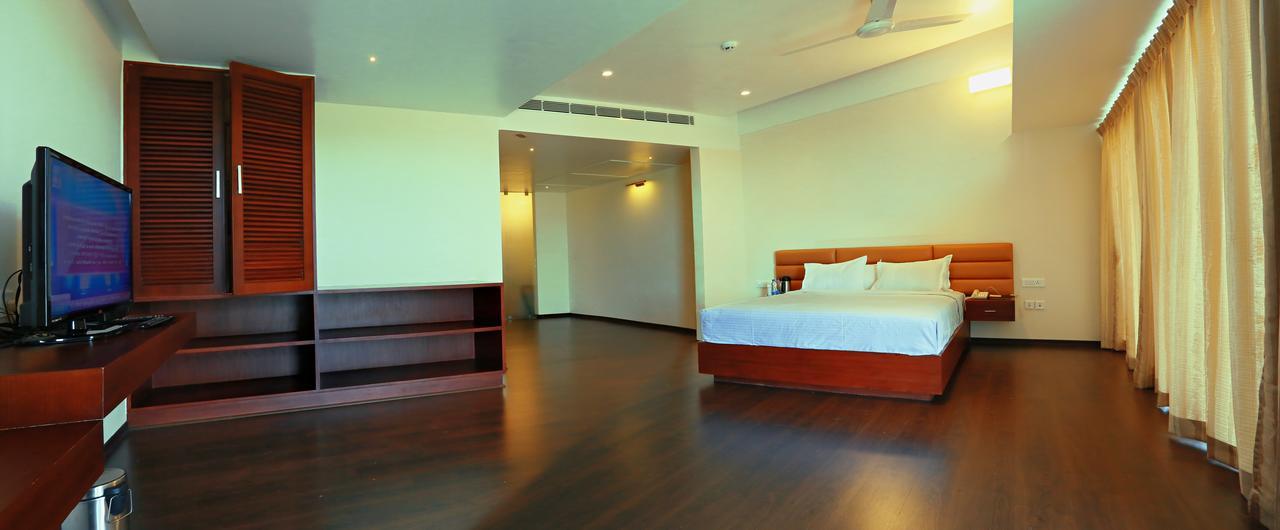 Malabar Residency Hotel Kannur Bagian luar foto